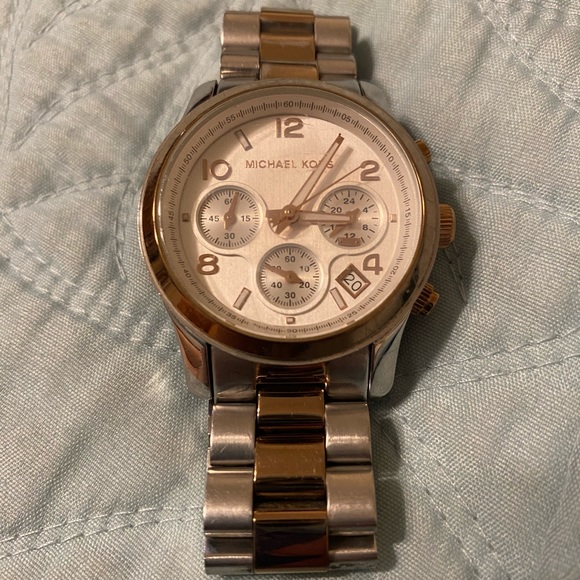 Michael Kors Watch - Picture 1 of 2